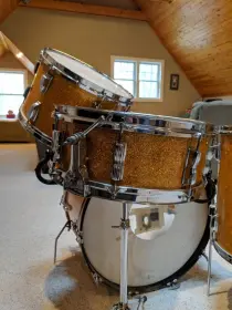 WFL Damen Ave Gold Sparkle Find!!