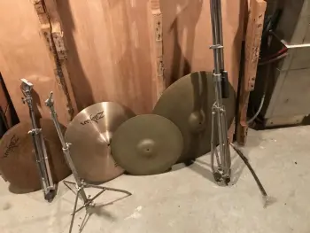 Need Help identifying ludwig black panther set?