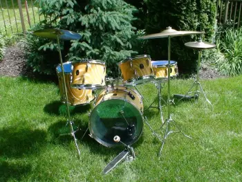 Another Delusional Crack Smoking Seller