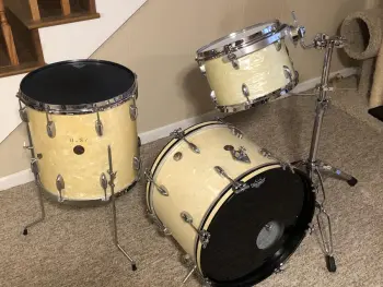 Vintage Gretsch?  What have I brought home?