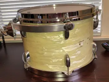 Vintage Gretsch?  What have I brought home?