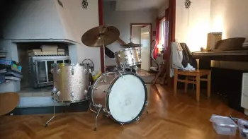 The punk rocker's 1965 Ludwig restored