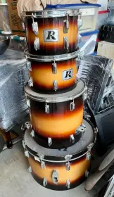 Can anyone identify the year and model of my Rogers Kit?