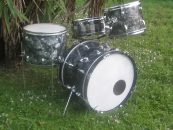 Looking for playable, but crappy conditon drums