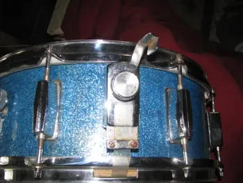 Another no name blue sparkle snare drum - can you name it?