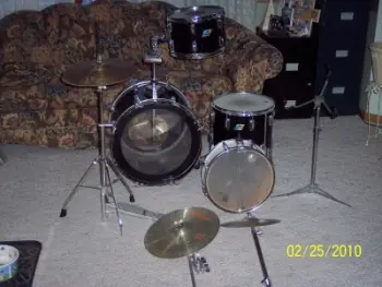 Late 70's black Ludwig 3 pc.