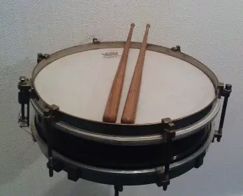 Please help identify 12&quot; Snare!