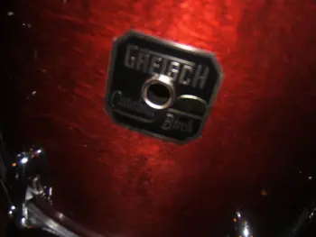 Can anyone help date this Gretsch badge?
