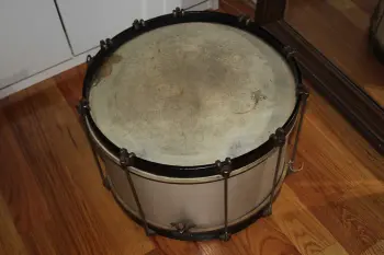Mystery Drum...Leedy?