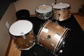 1964 Champagne Sparkle Ludwig Kit.