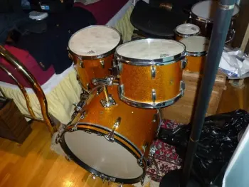 Ludwig Gold Sparkle Drums