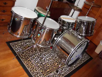 how many of you guys still play real rock and roll