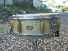 50's Slingerland Radiokind with artgold lugs?