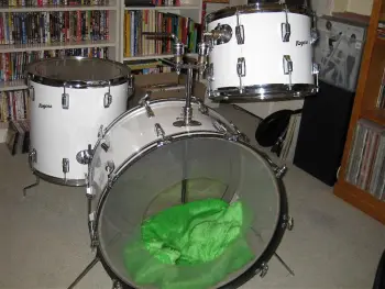 Need help identifying my Rogers drumkit!