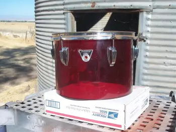 Rare 1980 ludwig red vistalite 9x13 tom