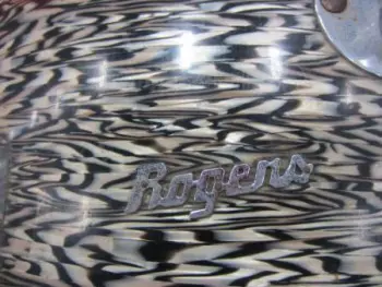 Rogers Holiday 14x20 bass on....