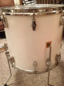 White Fibes 70s drums 24/13/14/18