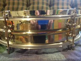 1920'S Ludwig snare experts wanted.