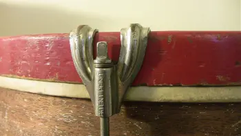 help identify 1920's ludwig snare