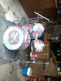 vintage-ish 26 inch ludwig bass drum