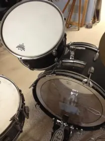 need help identifying these drums