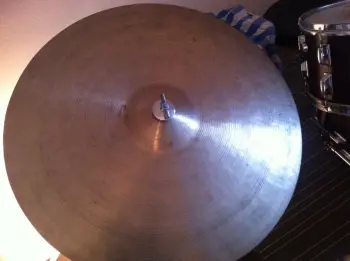 help identify this cymbal?!