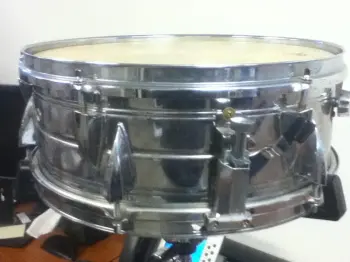 Yet another &quot;what is this snare drum&quot;