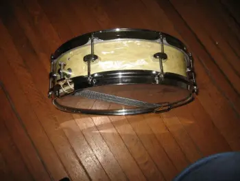 Looking for a set of Ludwig Downbeat lugs