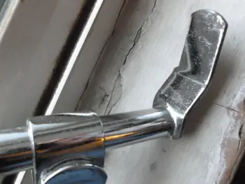 60's Slingerland hardware. Repair, or replace.