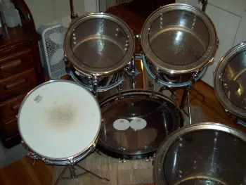 please help :possibly for sale- SS ludwig 7 piece blue/olive