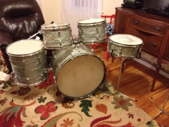 Is Winter a Bad Time for Vintage Drums on CL?
