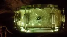 Looks Like a Gretsch....but it's not!