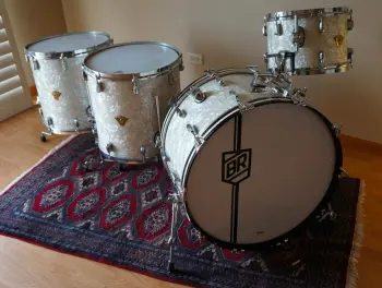 DW Classic Series Radio King replica.