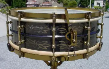 [B]1931-32 LUDWIG &amp; LUDWIG 5 x 14 ENGRAVED (10 PETAL) CLASSIC GOLD BLACK BEAUTY[/B]