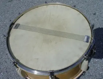 [B]1942 LUDWIG &amp; LUDWIG 6.5 x 14 WHITE “CRYSTAL”/WHITE “CRYSTAL” PLASTIC MODERNE BI-T