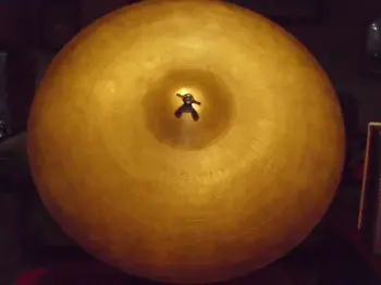 For Sale: Avedis Zildjian 20&quot; Cymbal-Cheap!