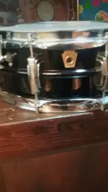 Request help - ID this Ludwig Snare?