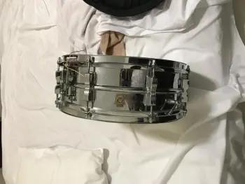 Vintage Ludwig with unaligned serial number
