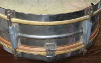 odd rocket lug Gretsch like snare is...Rogers!