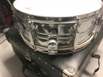 Need some help to identify this vintage Pearl