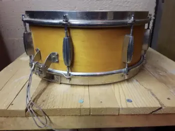 Please help me to identify the year and approx. value of Tama Imperialstars